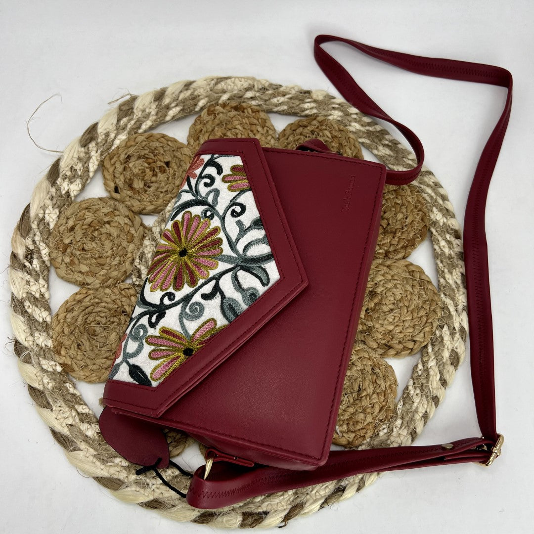 Embroidered Handbag Masterpiece: Handmade Artistry