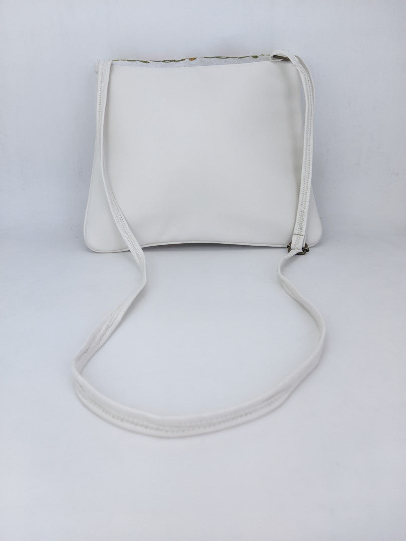 Artisan Chic: Handcrafted Embroidered Handbag