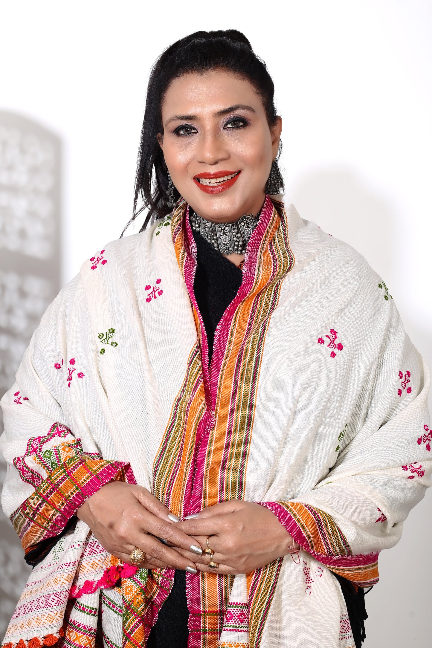 Kutch Woolen Shawl – Exquisite Hand Embroidered Kashmiri Design, Soft & Warm Wool Shawl for Women