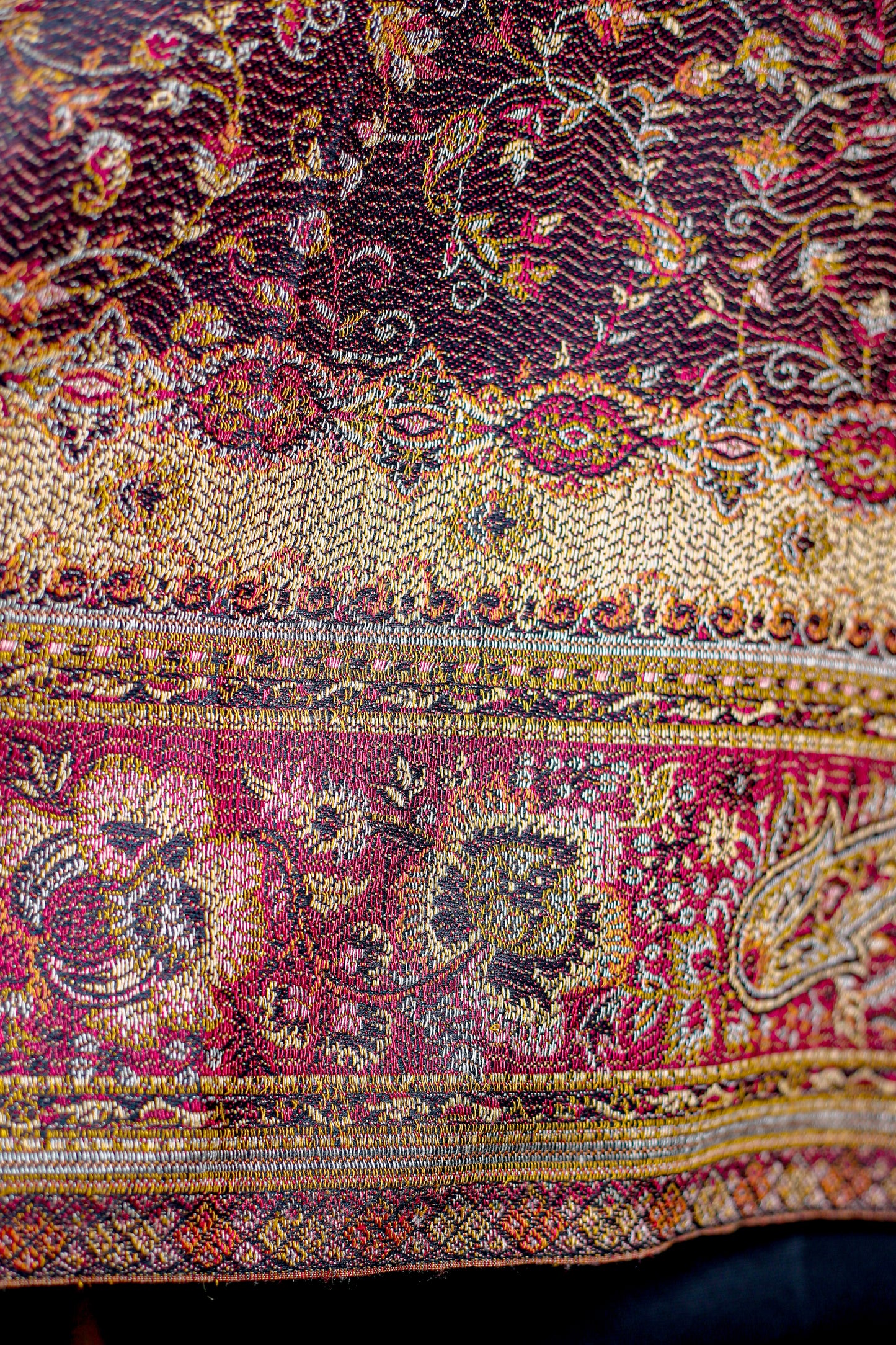 Elegant Handwoven Kashmiri Kaani Shawl – Weaving Mystery Collection