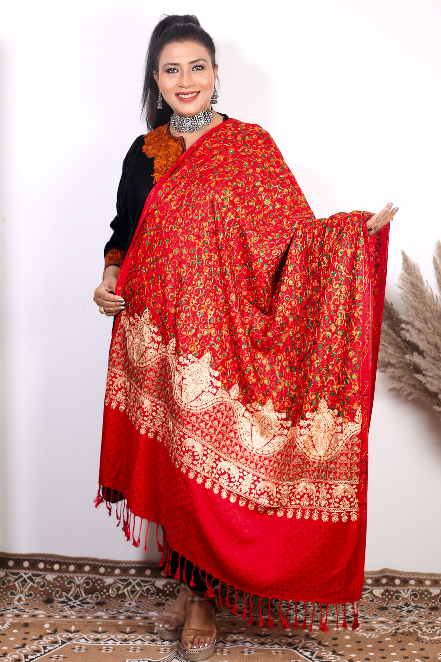 Wedding Shawl – Timeless Kashmiri Shawl with Elegant Hand Embroidery