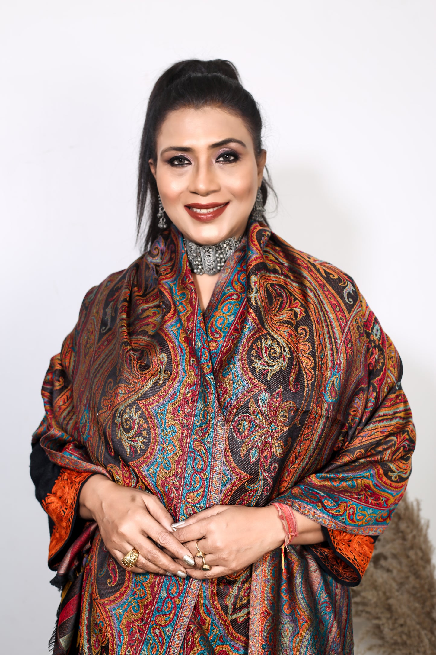 Elegance of the Valley Zari Stole – Featuring Intricate Hand Embroidery by Weaving Mystery