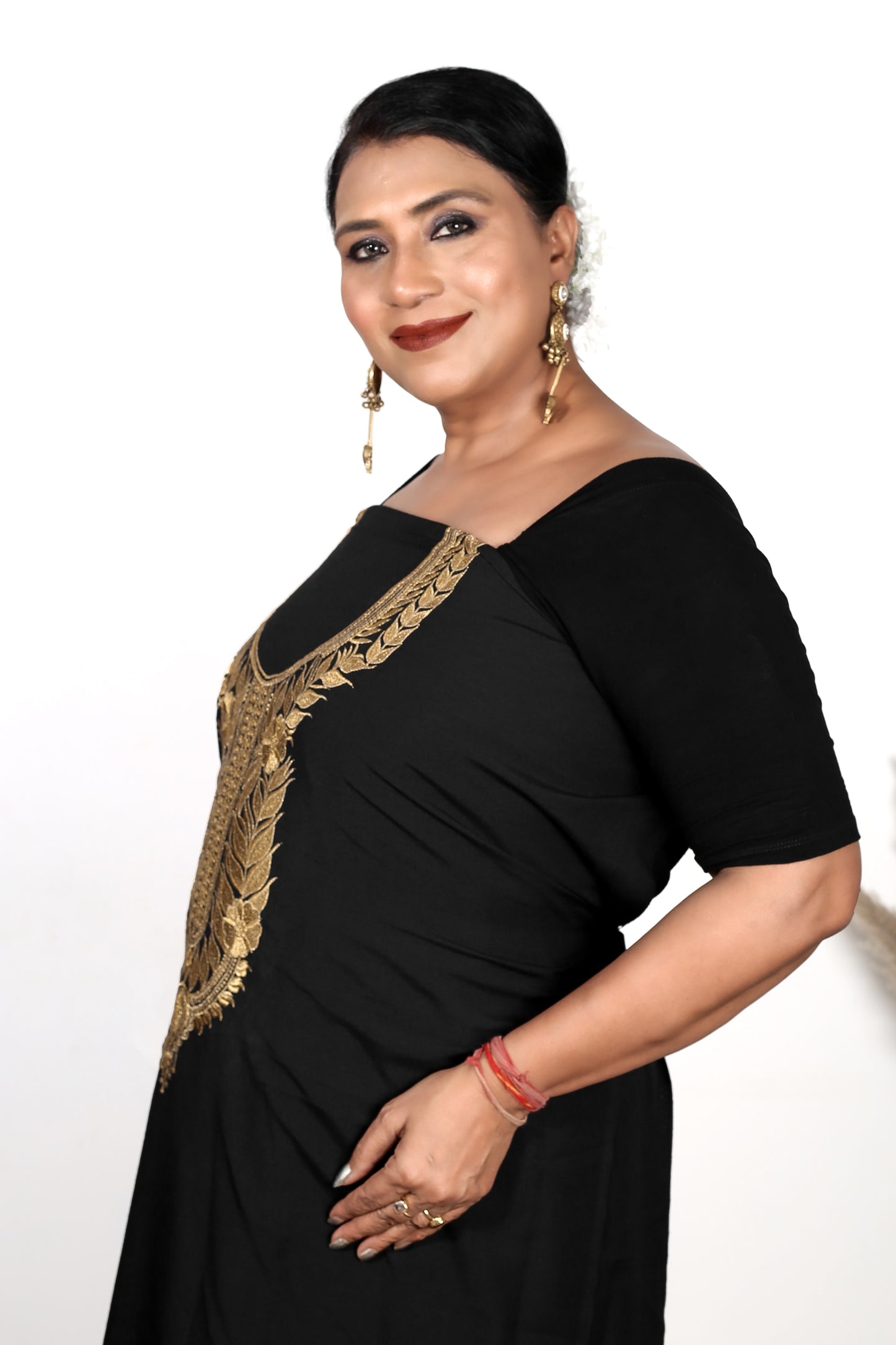 Premium Kashmiri cotton Unstitched Suit with Exquisite Black Golden Tilla Embroidery – Handcrafted Traditional Design, Luxurious Warm Fabric, Perfect for Elegant Winter Wear, Authentic Kashmiri Craftsmanship, Timeless Style & Comfort.