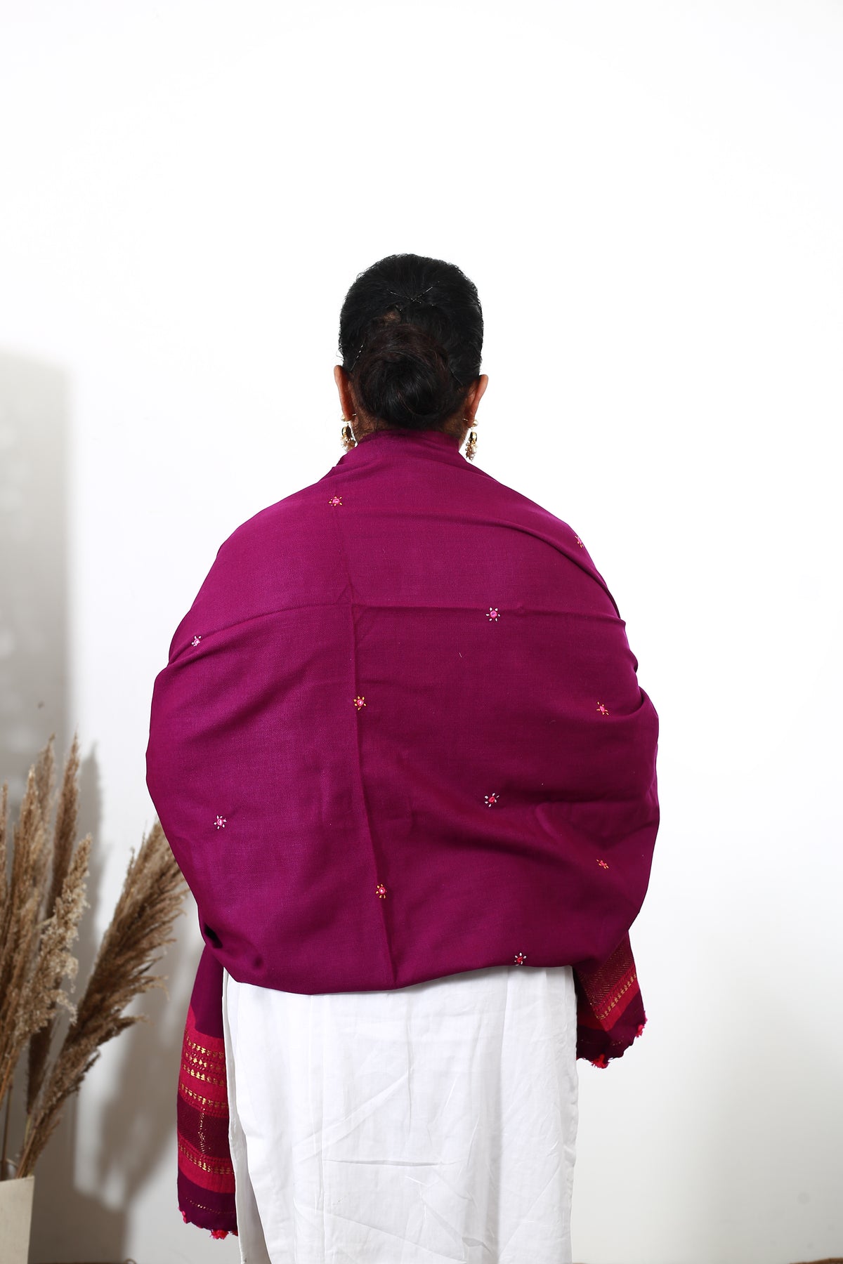 Lagdi Patta Shawl – LuxuriousWrap with Traditional Hand Embroidery and Lagdi Patta Design