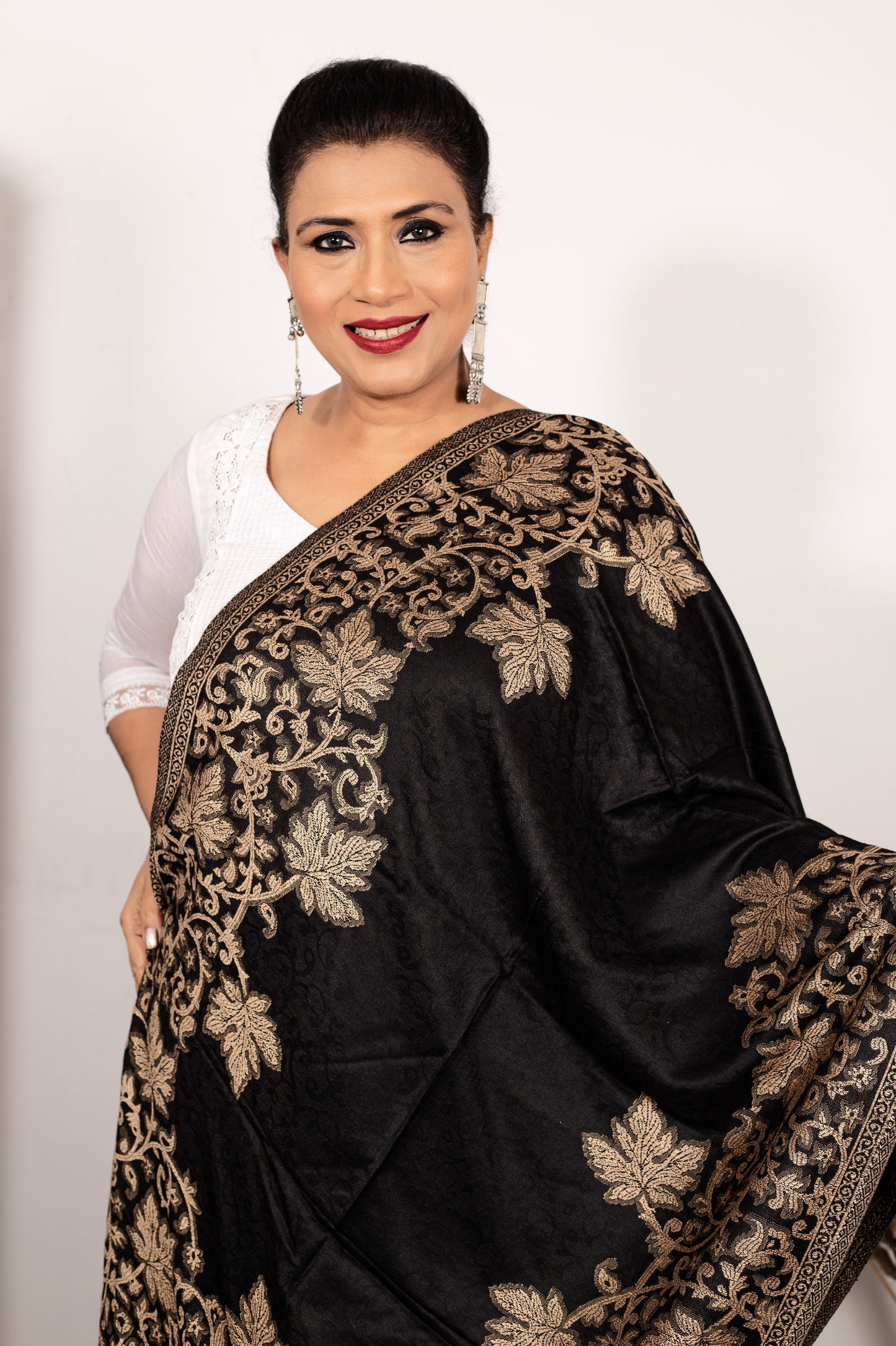 Elegant Eska Stole – Handcrafted Silk Shawl with Intricate Gold Zari Embroidery