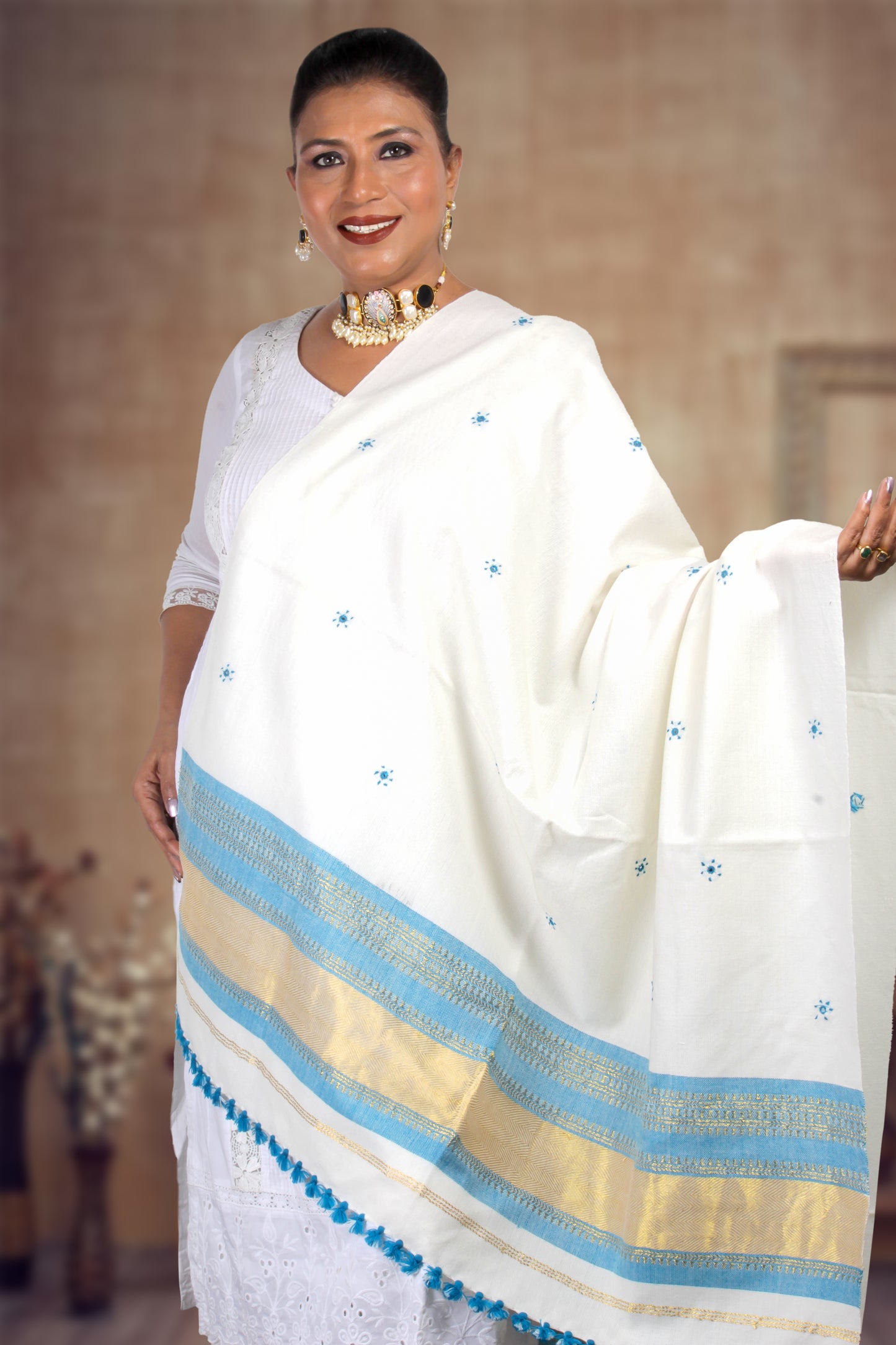 Lagdi Patta Shawl – Beautiful Hand-Embroidered Kashmiri Wool Wrap with Classic Lagdi Patta Work