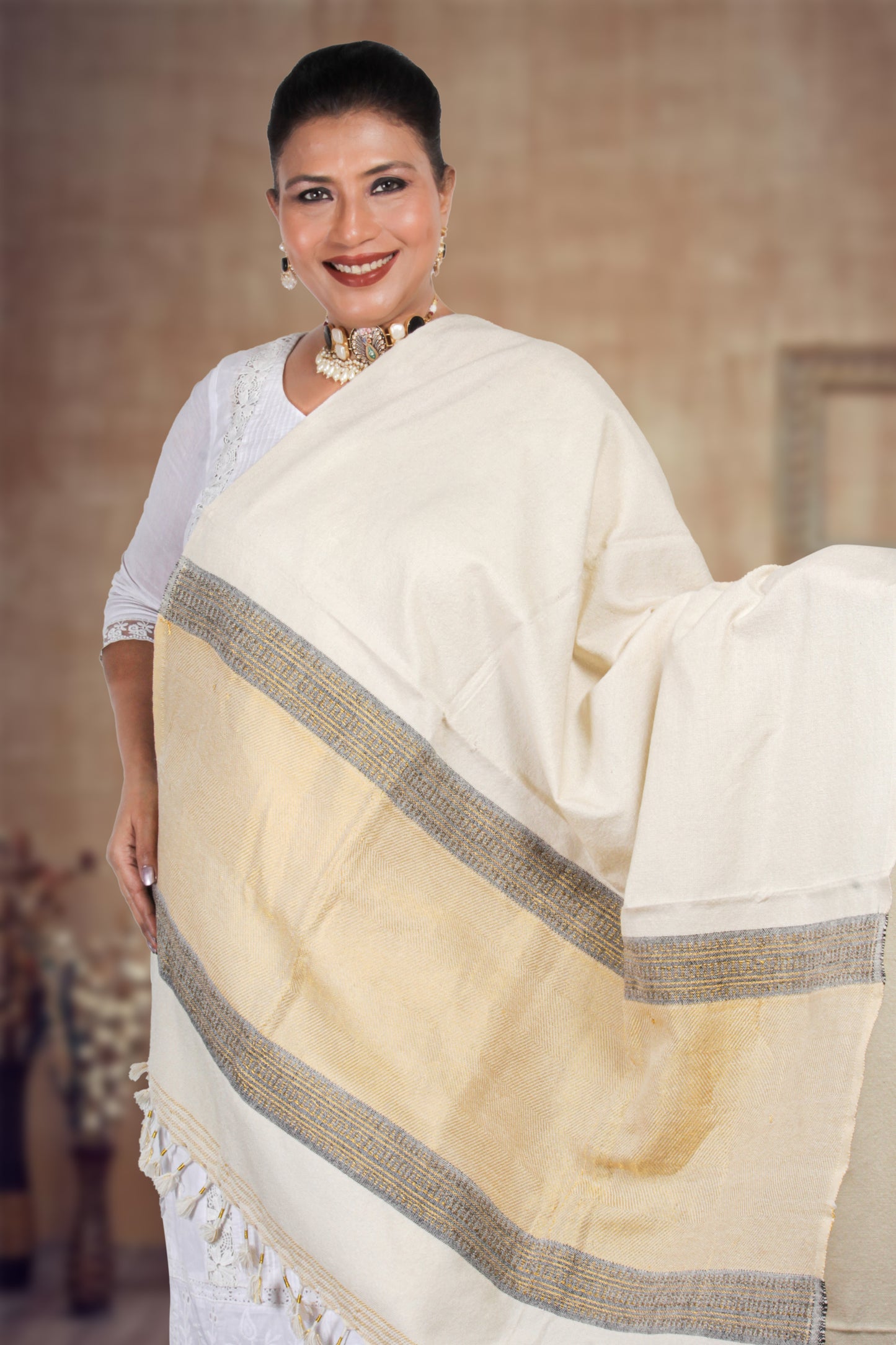 Kugdi Shawl – Soft and Warm Kashmiri Wool Shawl with Exquisite Hand Embroidered Kugdi Design