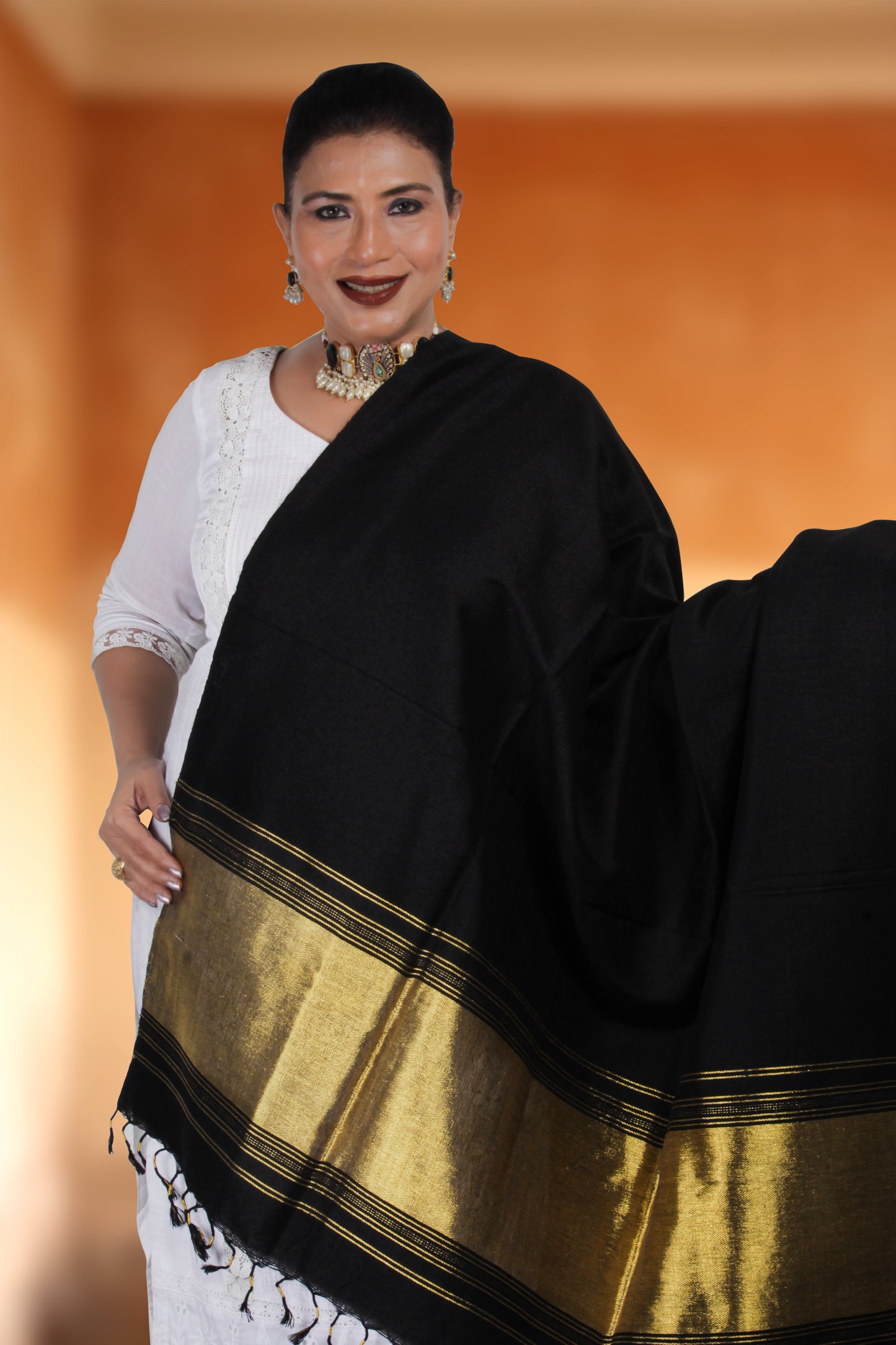 Kugdi Shawl – Luxurious Kashmiri Hand-Embroidered Woolen Shawl with Beautiful Kugdi Patterns