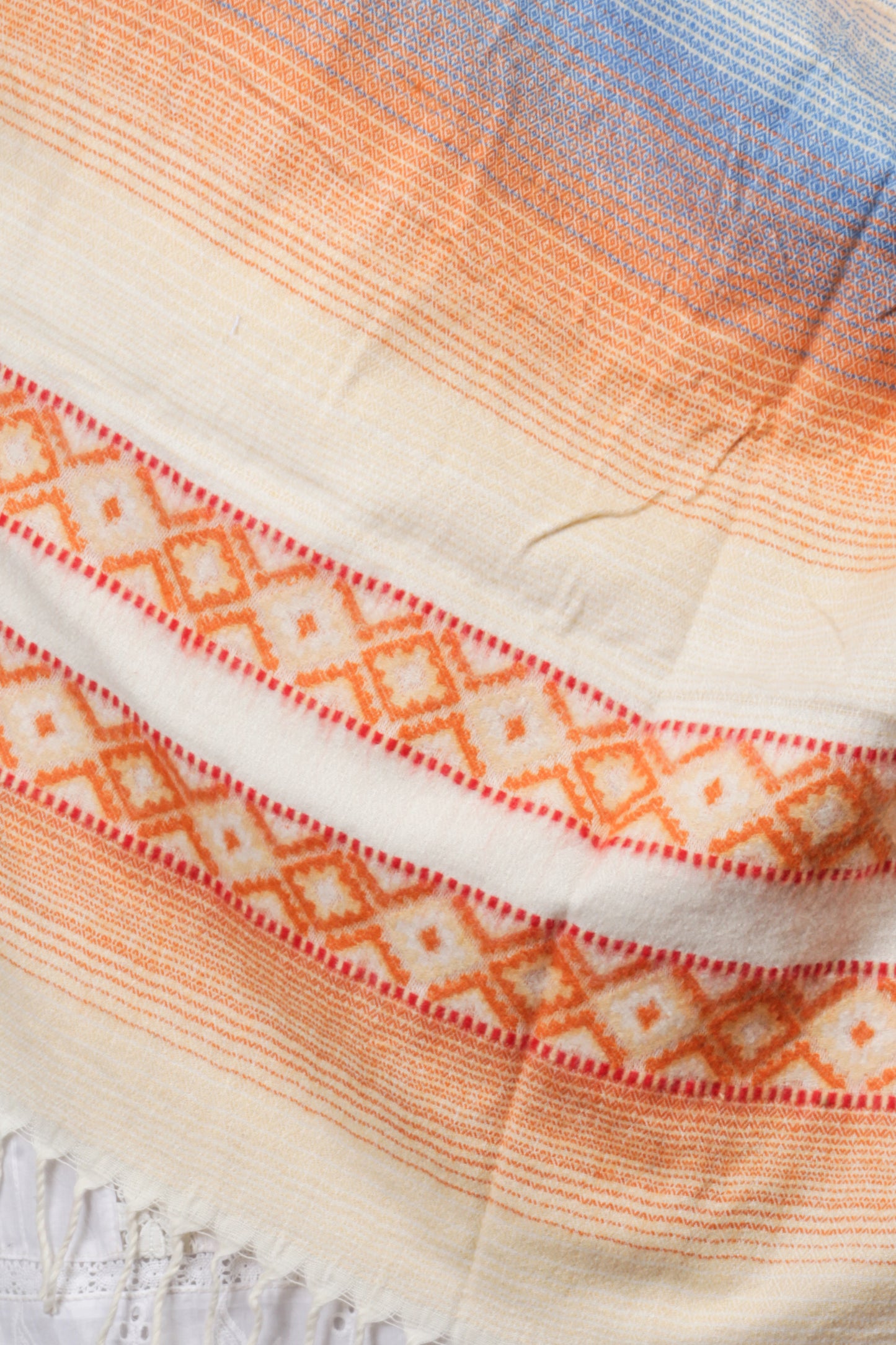 Authentic Handwoven Tibetan Wool Shawl: A Timeless Masterpiece of Kashmiri Craftsmanship and Warmth