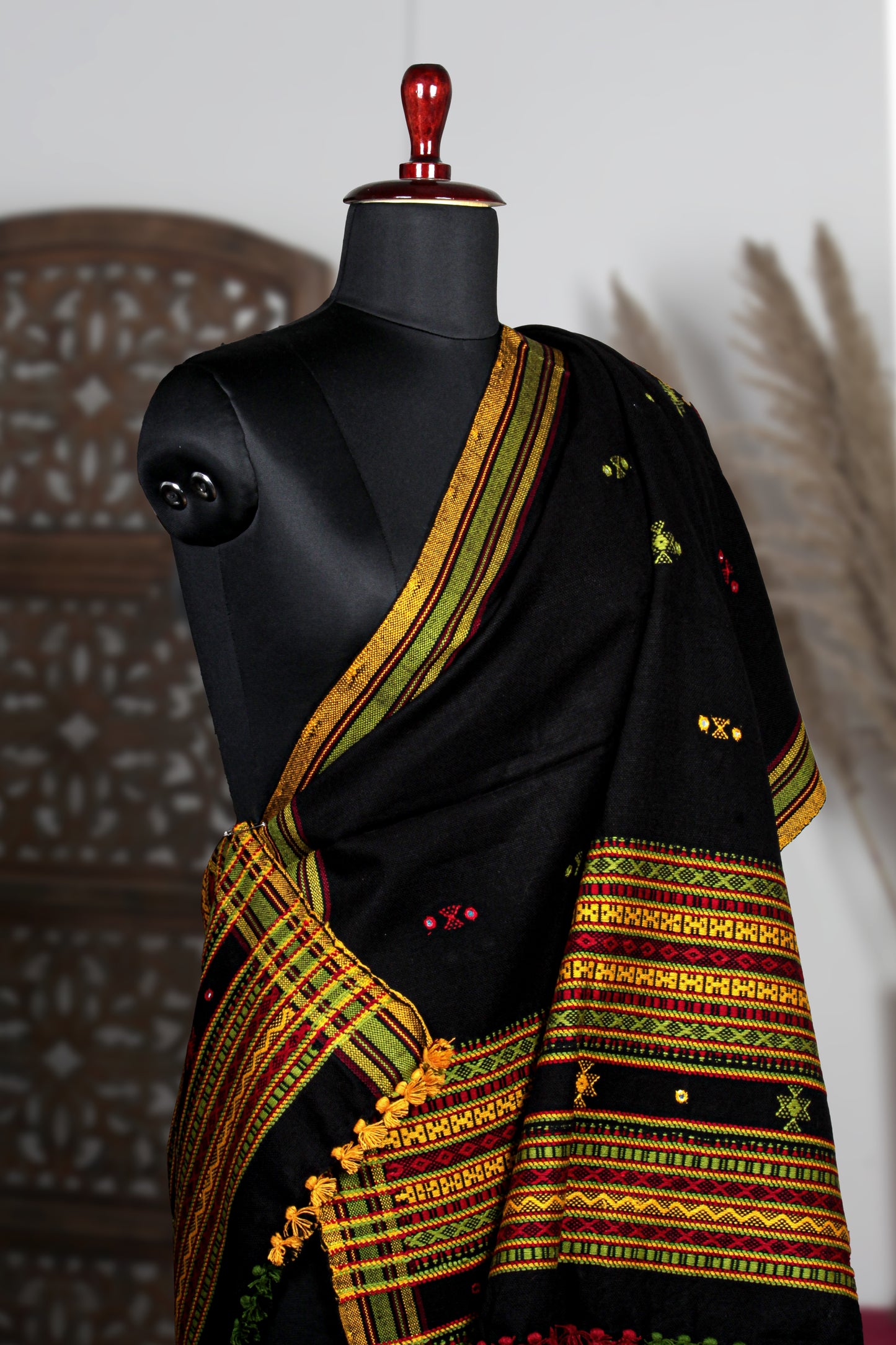 Kutch Woolen Shawl – Handcrafted Kashmiri Kutch Embroidery, Cozy and Elegant Wool Wrap