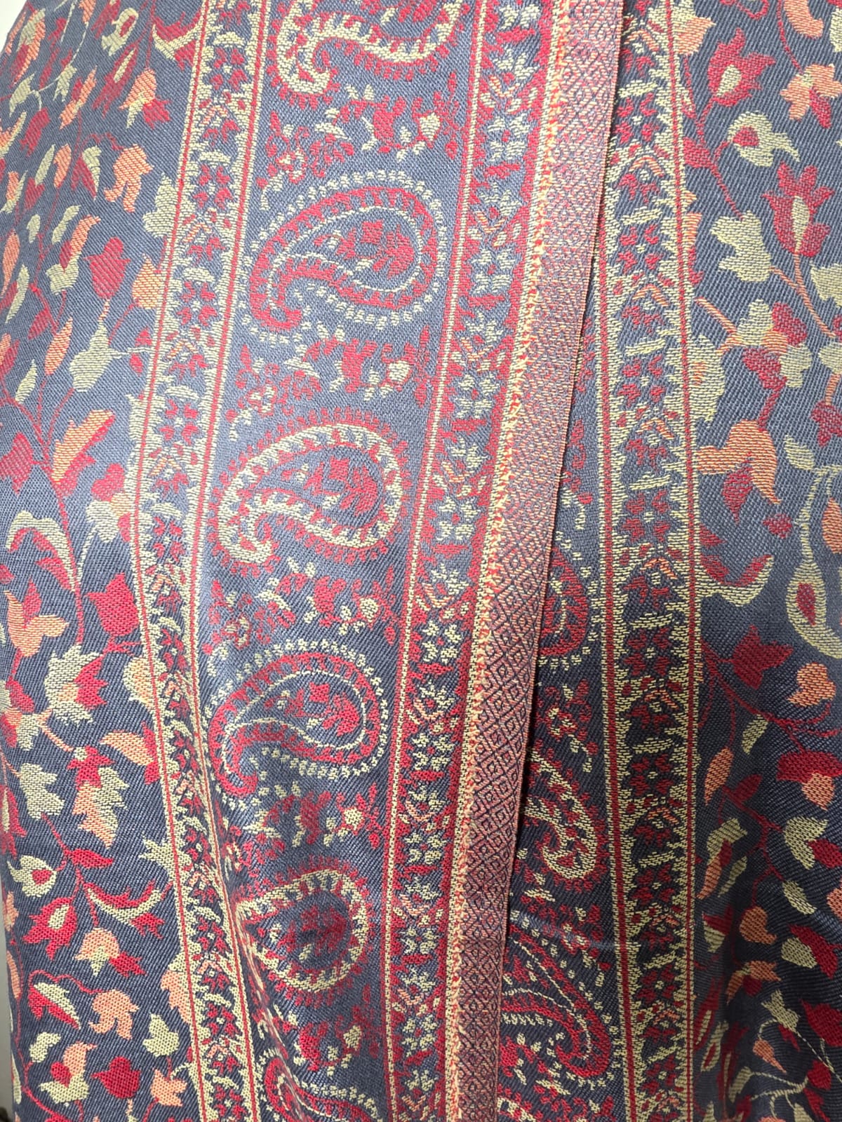 "Grey Kani Shawl – Luxurious Handwoven Kashmiri Elegance"