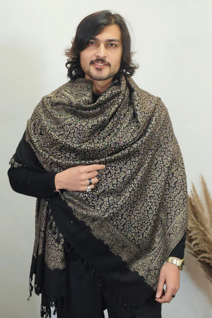 Weaving Mystery: Zari Shawl for Men – Crafted with Exquisite Kashmiri.
