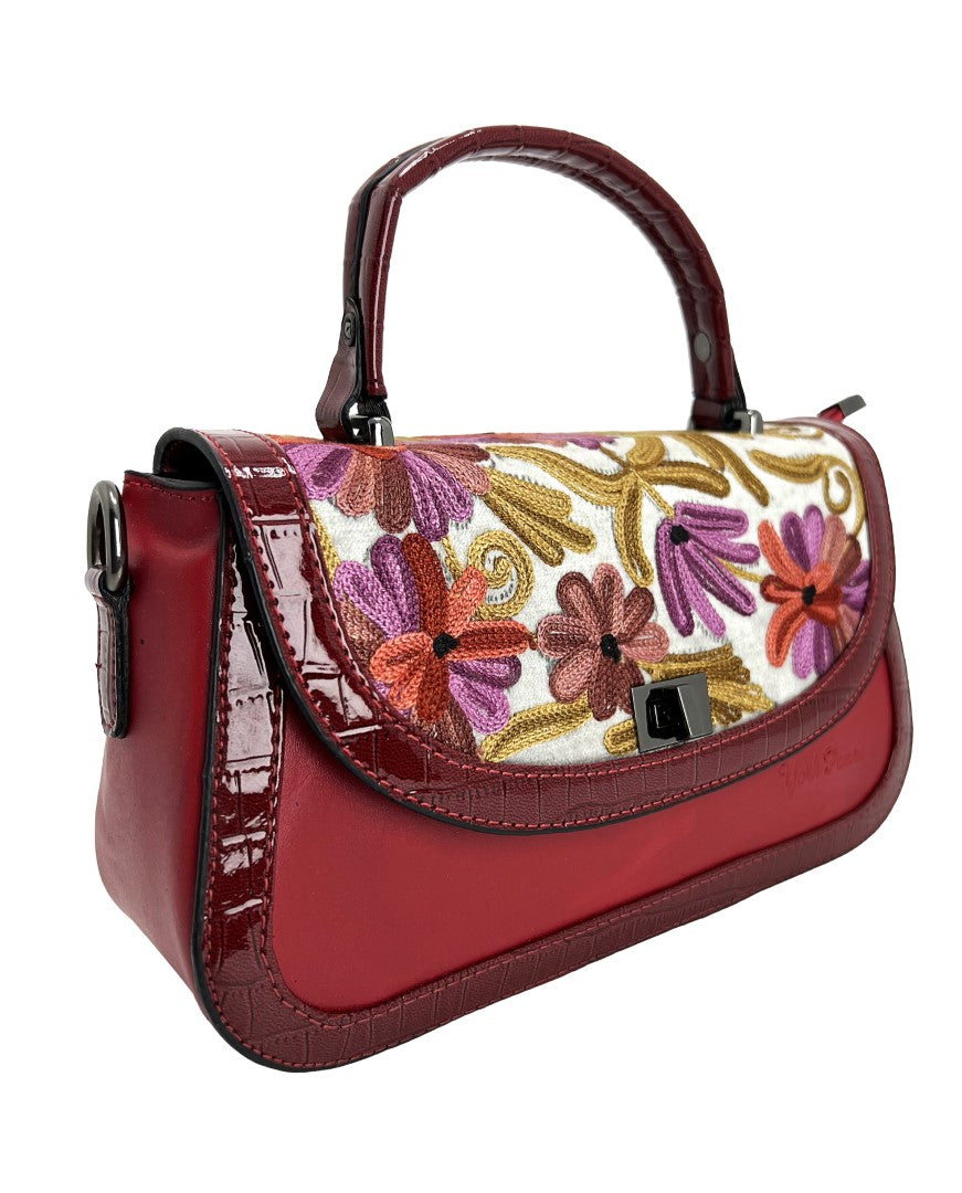 Vintage Inspired: Embroidery Handbag Elegance