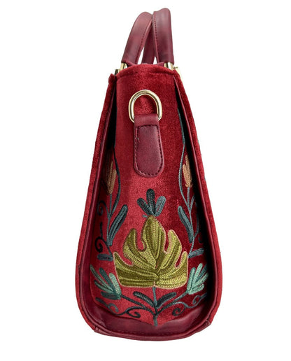 Hand Embroidery Handbag: Vintage Charm