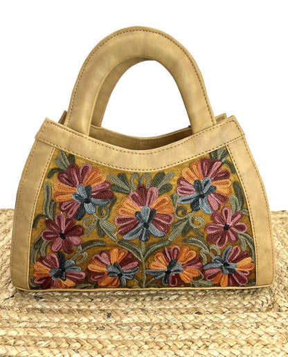 Vintage Floral: Embroidered Handbag Delight