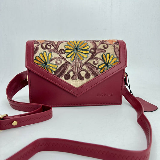 Handmade Embroidery Bliss: Artisanal Handbag Elegance