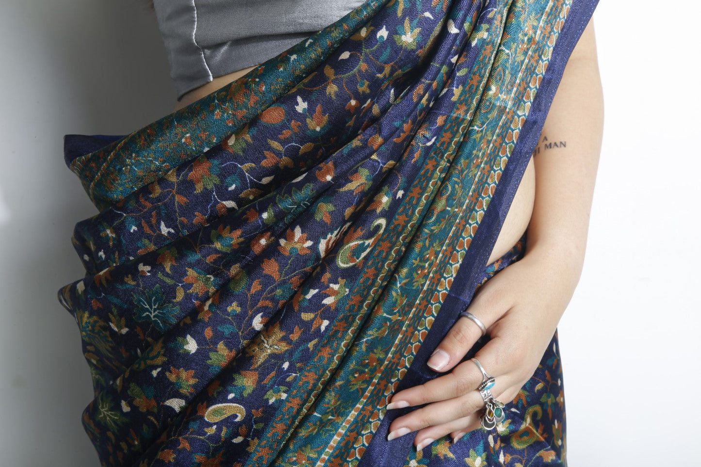 Royal Kashmiri Elegance: Handcrafted Blended Silk Saree