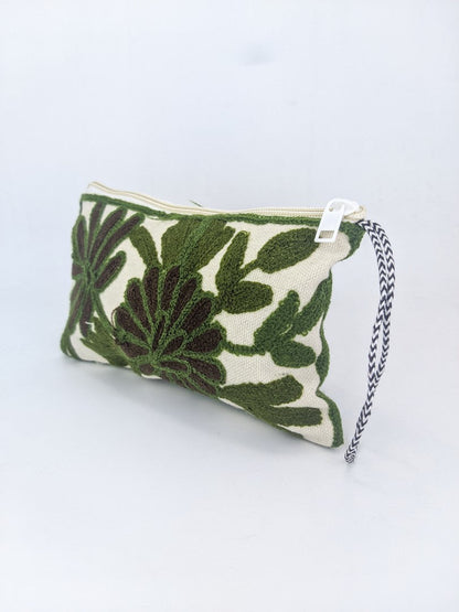 Vintage Charm: Handmade Embroidered Coin Pouch