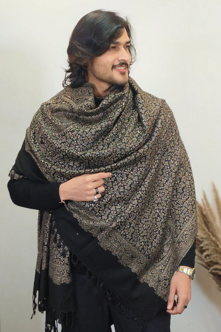 Weaving Mystery: Zari Shawl for Men – Crafted with Exquisite Kashmiri.