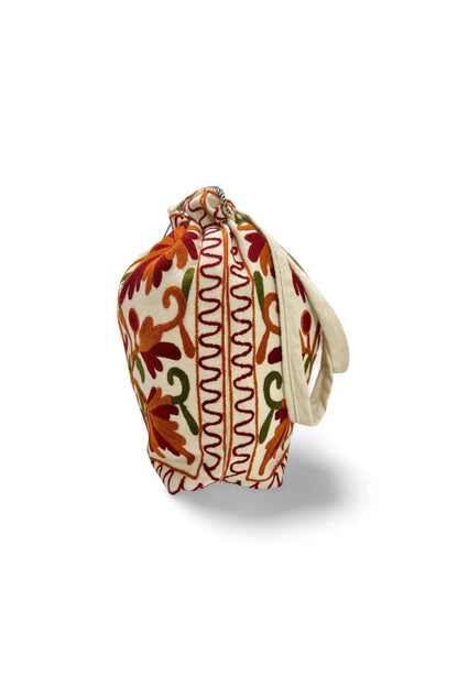 Trends Tote Bag: Handcrafted Embroidery