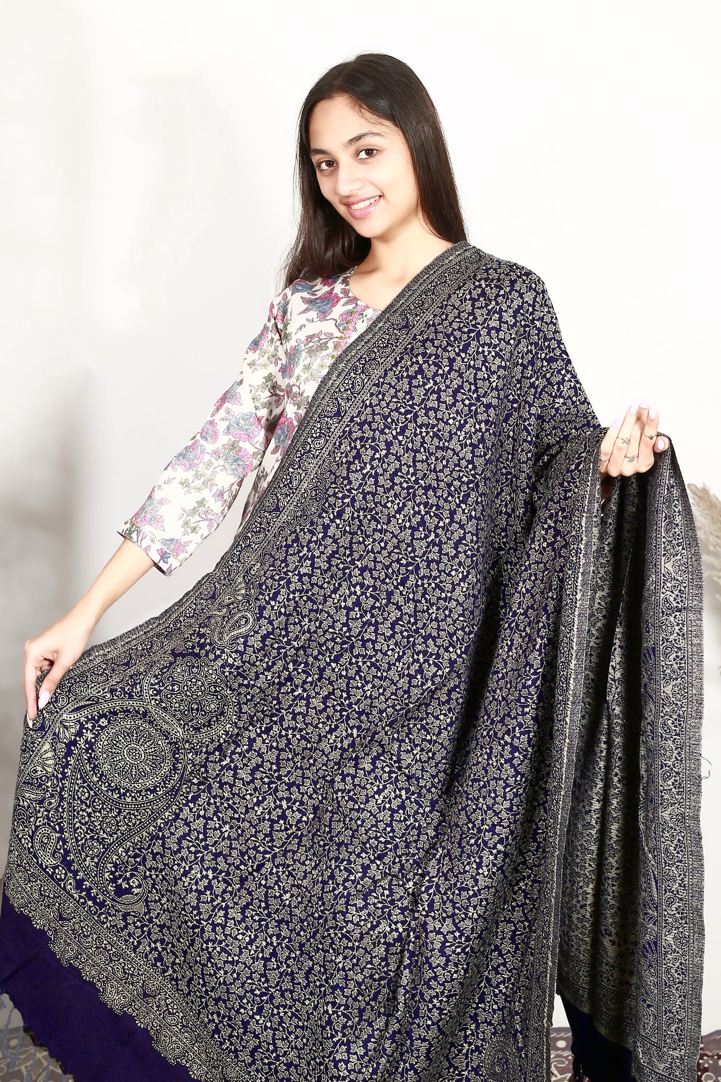 Self Zari Shawl – Elegant Kashmiri Pashmina with Fine Hand Embroidery