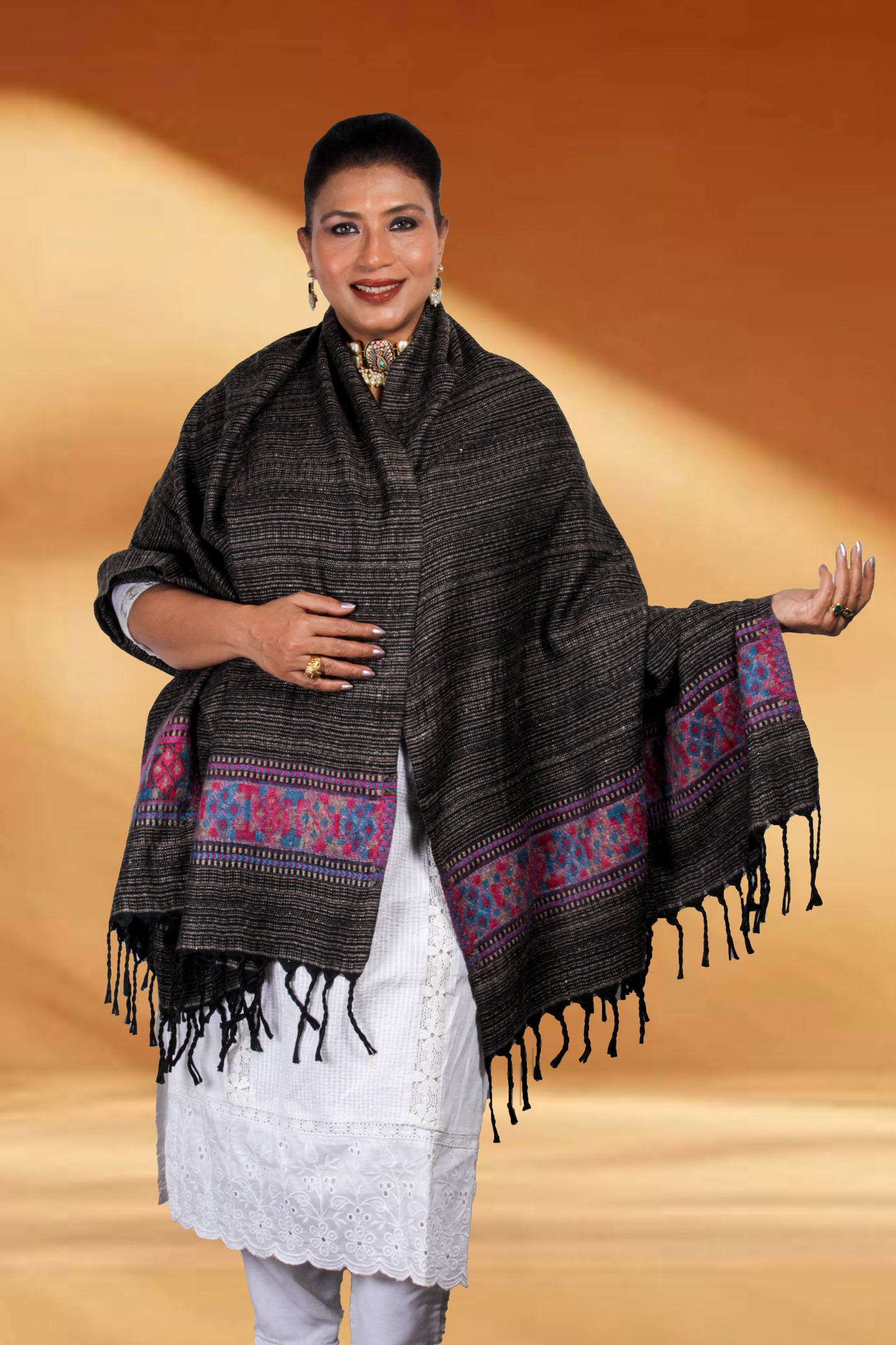 Tibetan Shawl – Authentic Kashmiri Wool with Intricate Handwork