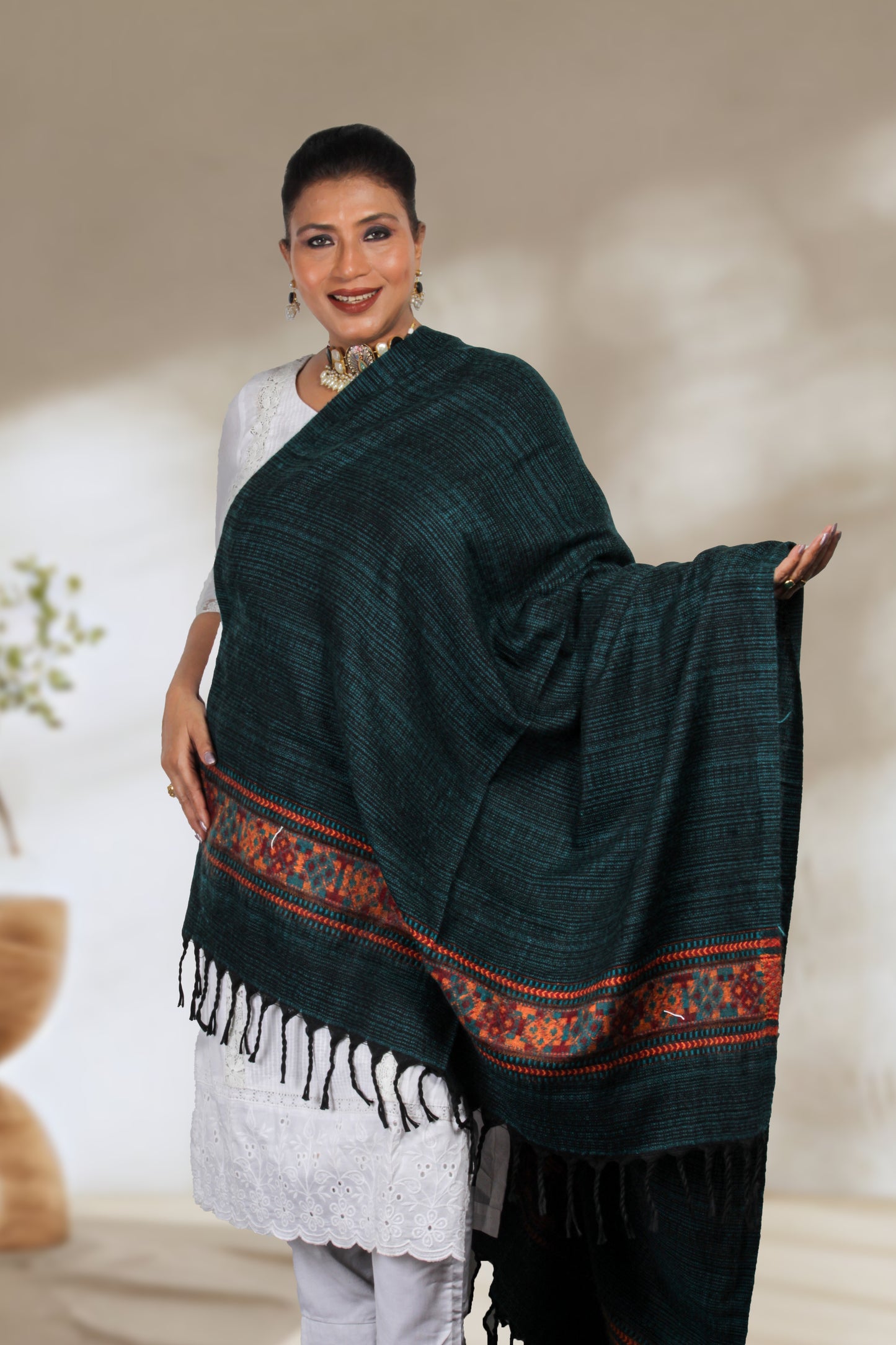 Tibetan Shawl – Traditional Kashmiri Handcrafted Wool Wrap