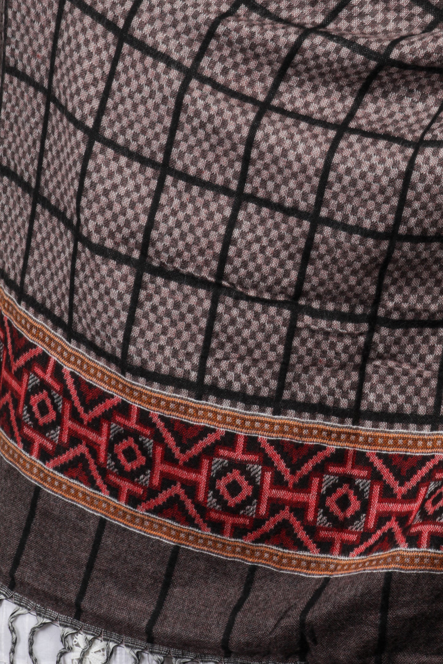Tibetan Shawl: Elegant Kashmiri Wool with Hand-Embroidered Detailing