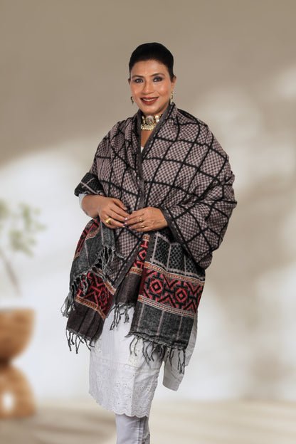Tibetan Shawl: Elegant Kashmiri Wool with Hand-Embroidered Detailing