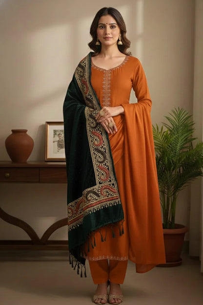 Bottle Green Velvet Stole – Luxurious Hand-Embroidered Silk Thread & Swarovski Work