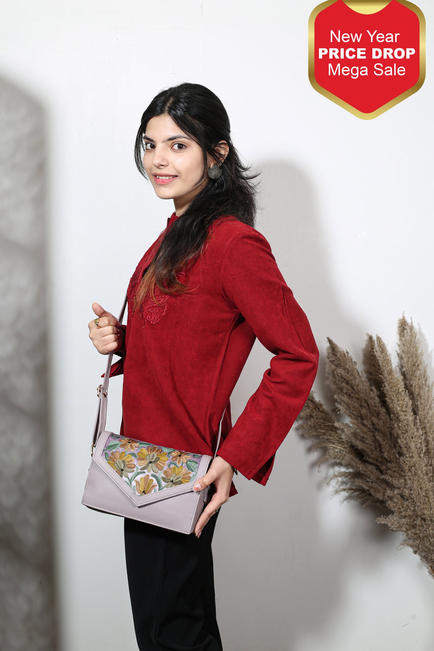 Artisan Beauty: Exclusive Hand-Embroidered Handbag