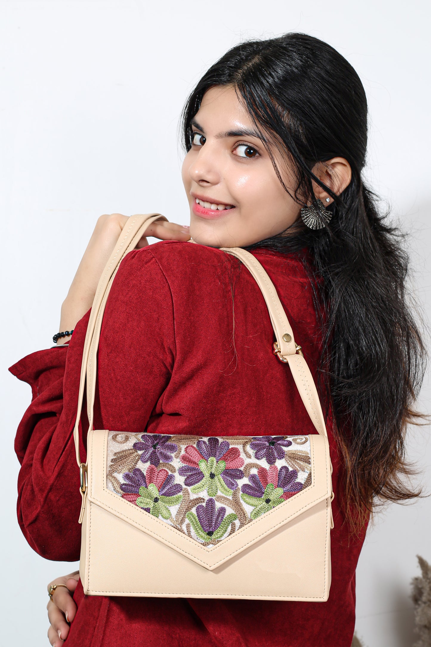 Weaving Mystery Hand-Embroidered Sling Bag & Self Zari Shawl Combo – Intricate Handcraft & Stunning Zari Design