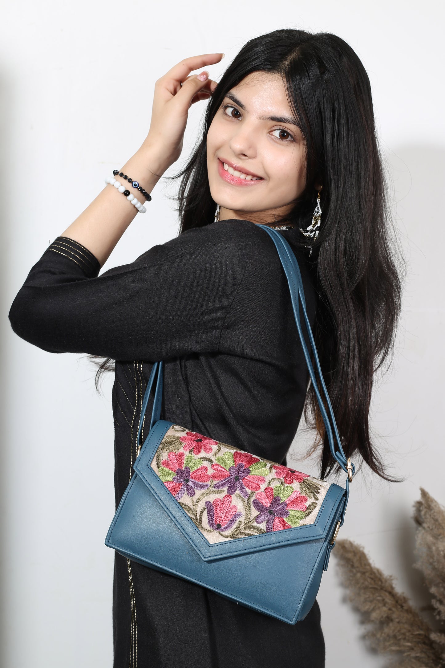 Exquisite Kashmiri Embroidery Sling Bag – Premium Qualit