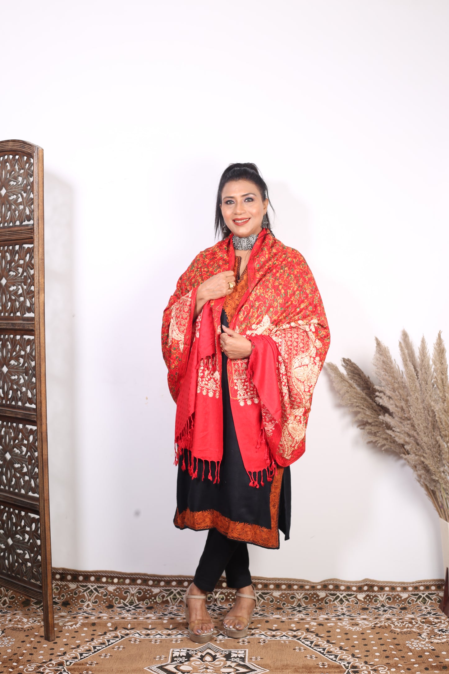 Wedding Shawl – Authentic Hand-Embroidered Kashmiri Beauty for Brides
