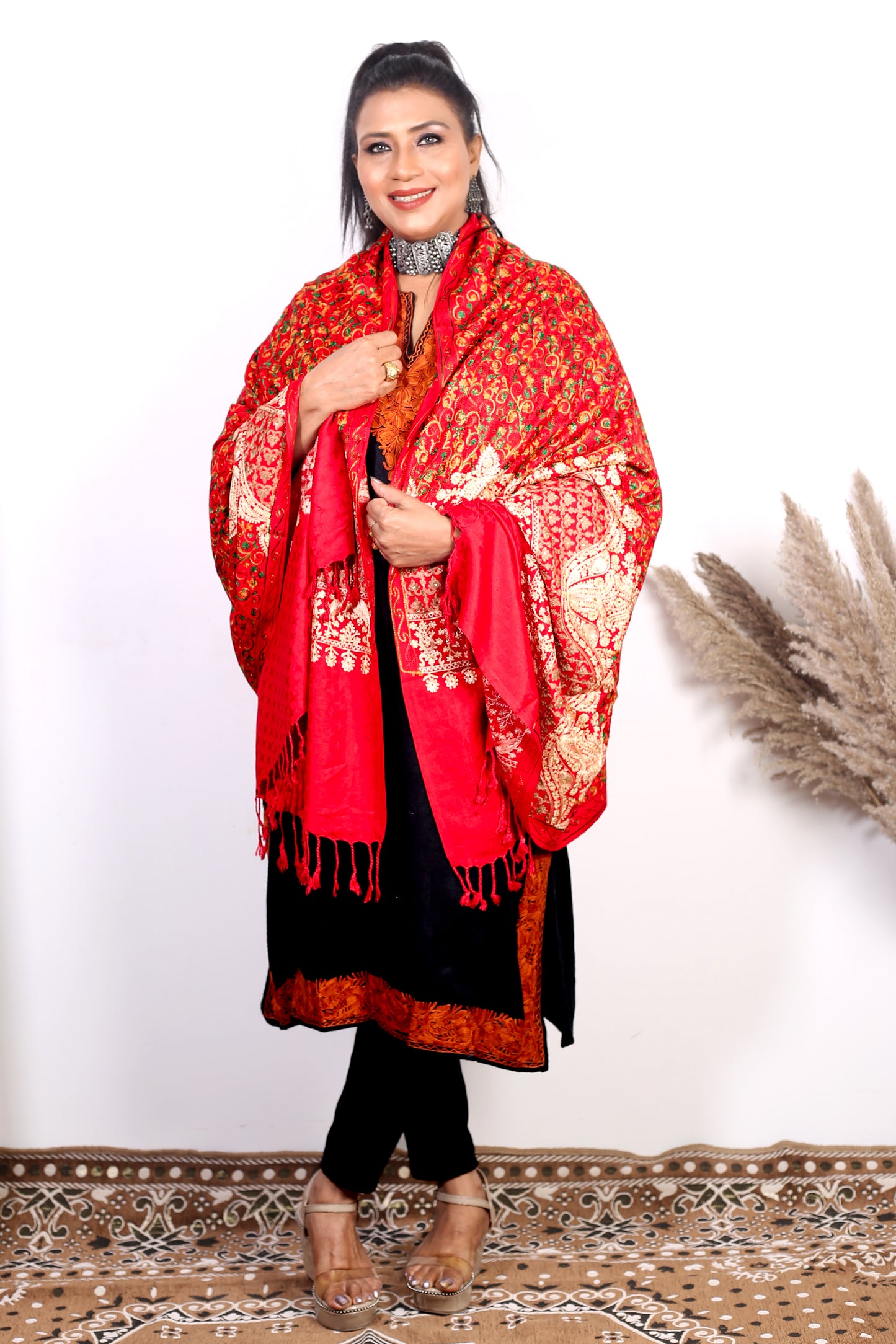 Wedding Shawl – Timeless Kashmiri Shawl with Elegant Hand Embroidery