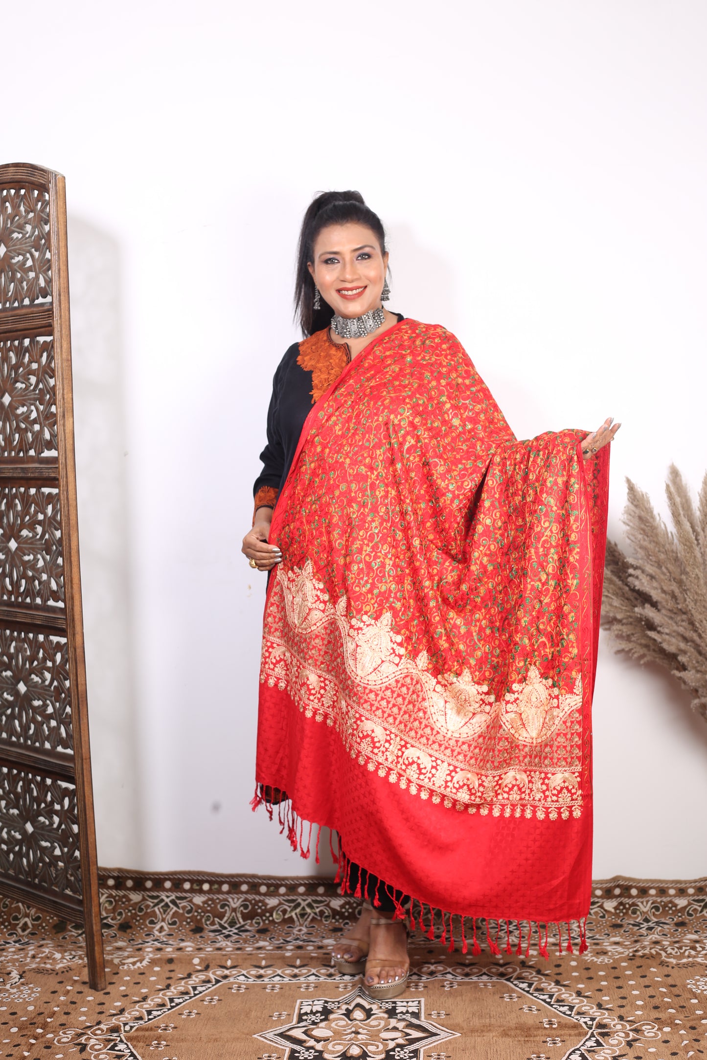 Wedding Shawl – Authentic Hand-Embroidered Kashmiri Beauty for Brides