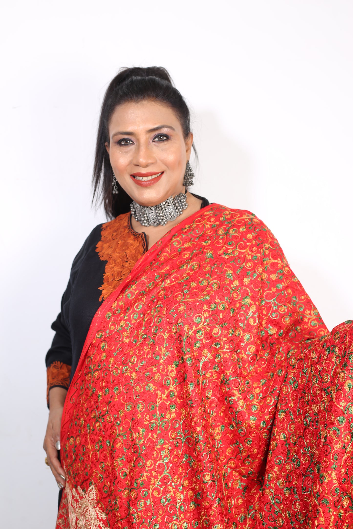 Wedding Shawl – Authentic Hand-Embroidered Kashmiri Beauty for Brides