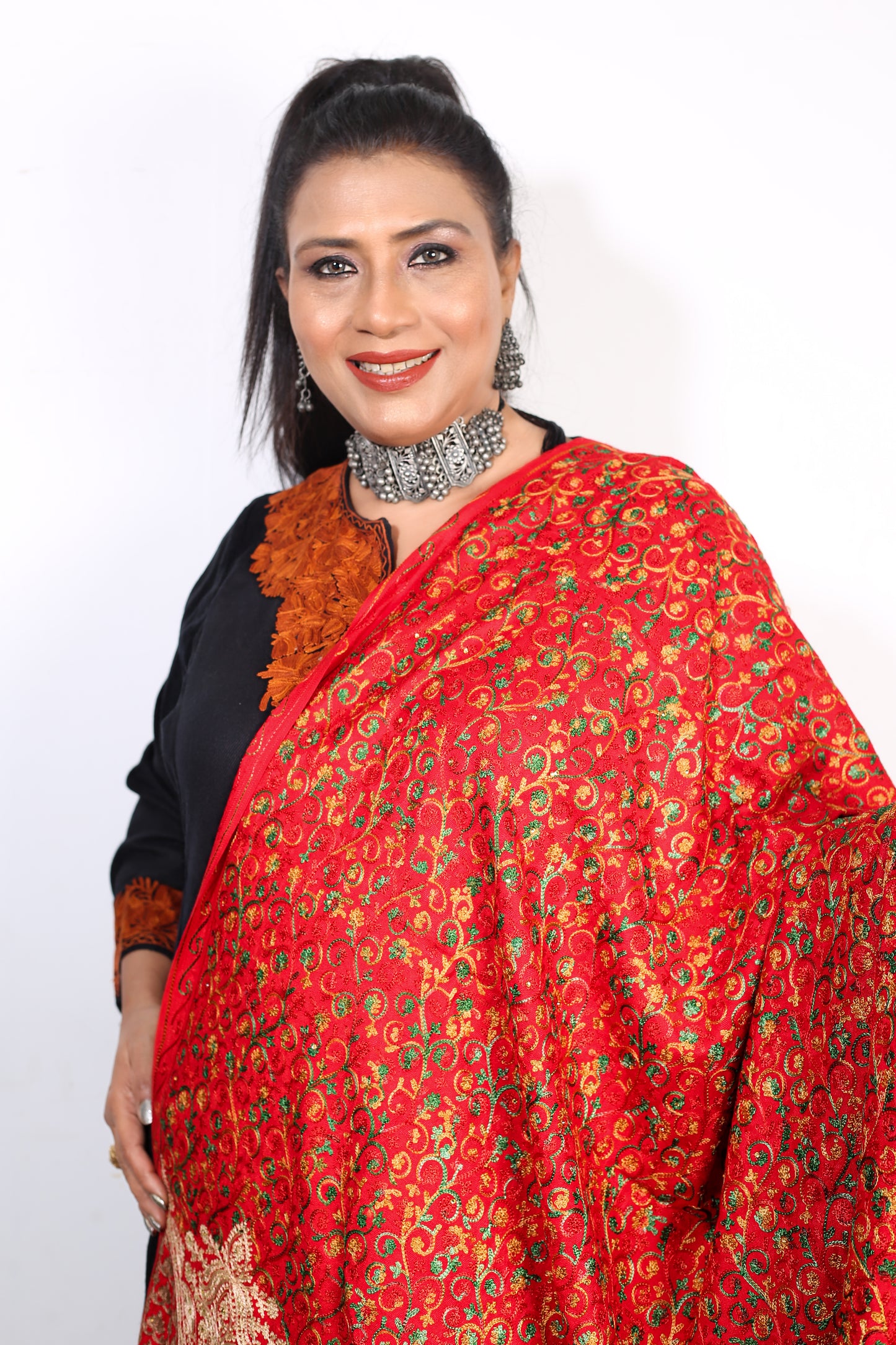 Wedding Shawl – Timeless Kashmiri Shawl with Elegant Hand Embroidery