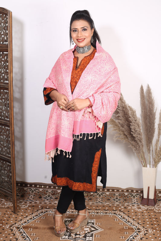 Golden Threads of Kashmir Zari Stole – Featuring Intricate Hand Embroidery by Weaving Mystery