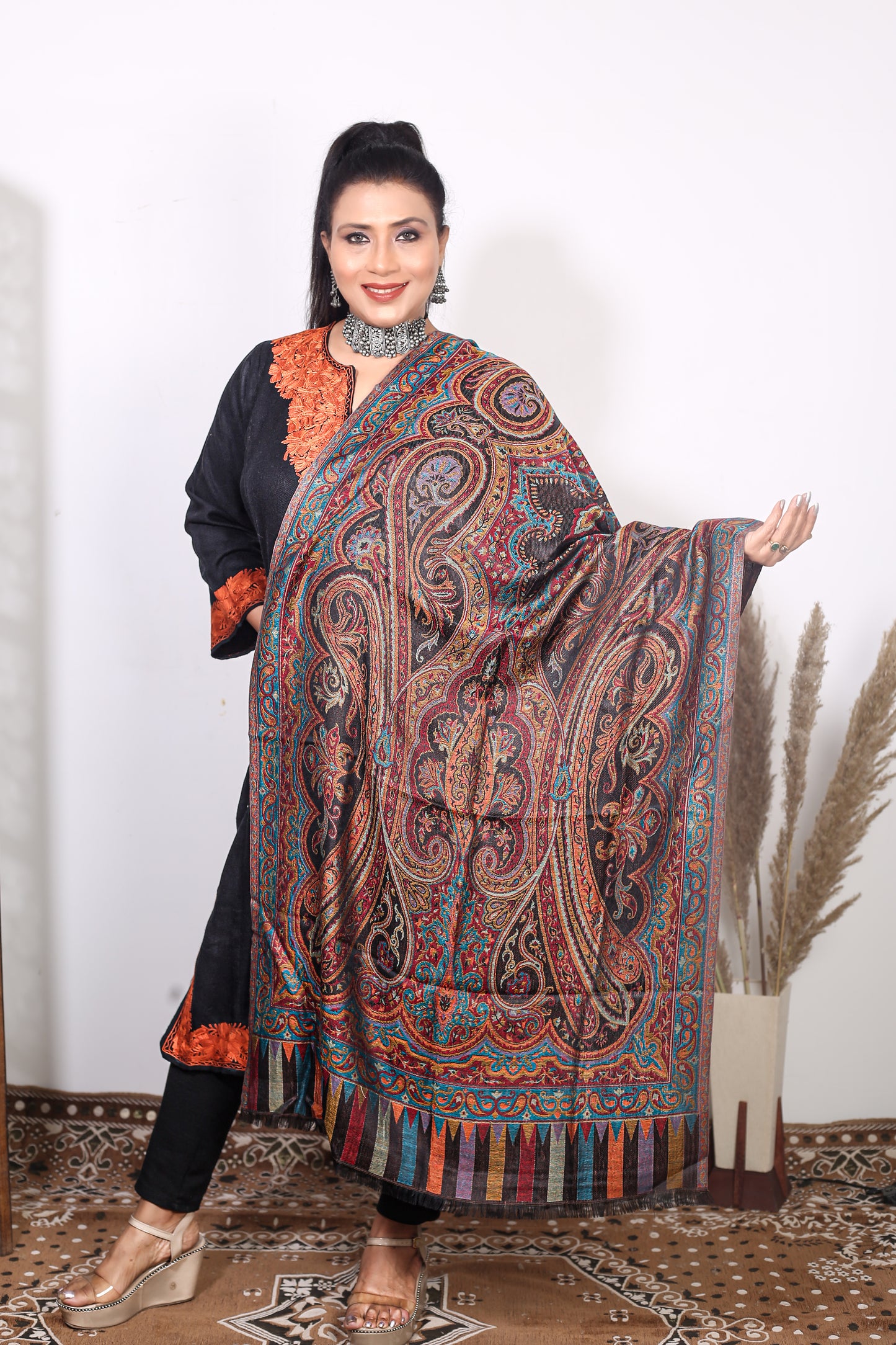 Elegance of the Valley Zari Stole – Featuring Intricate Hand Embroidery by Weaving Mystery