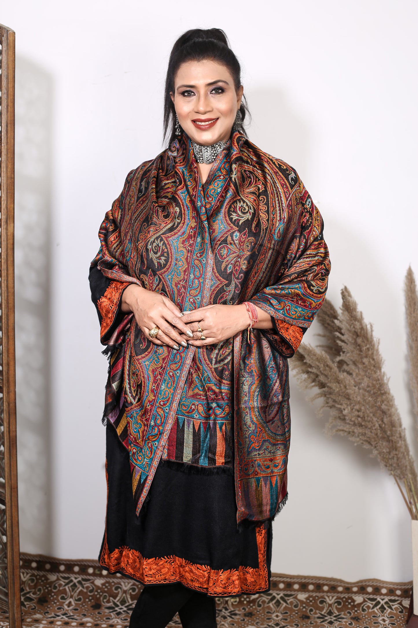 Elegance of the Valley Zari Stole – Featuring Intricate Hand Embroidery by Weaving Mystery