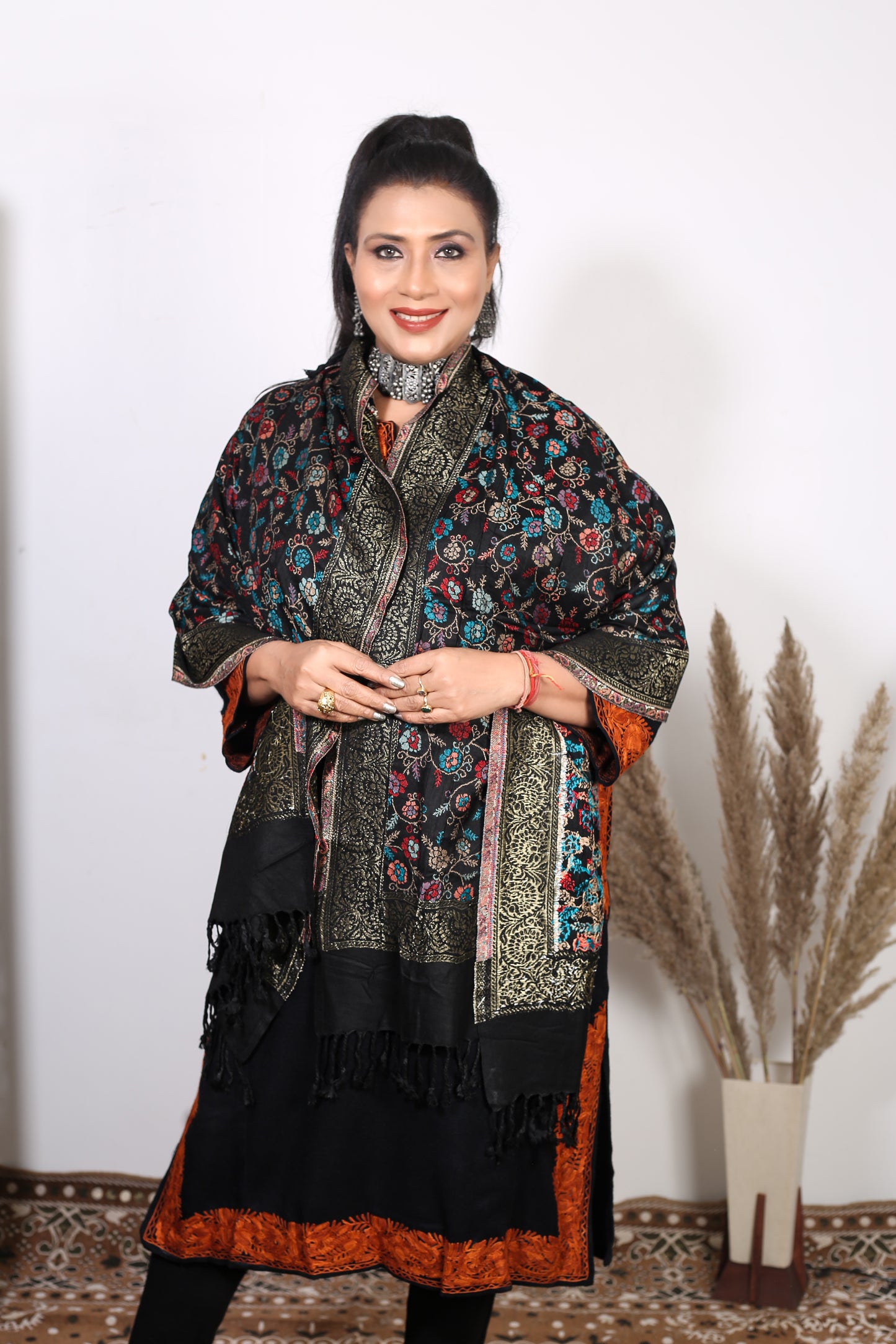 Elegant Handwoven Kashmiri Kaani Zari Stole with Intricate Embroidery – Weaving Mystery Collection