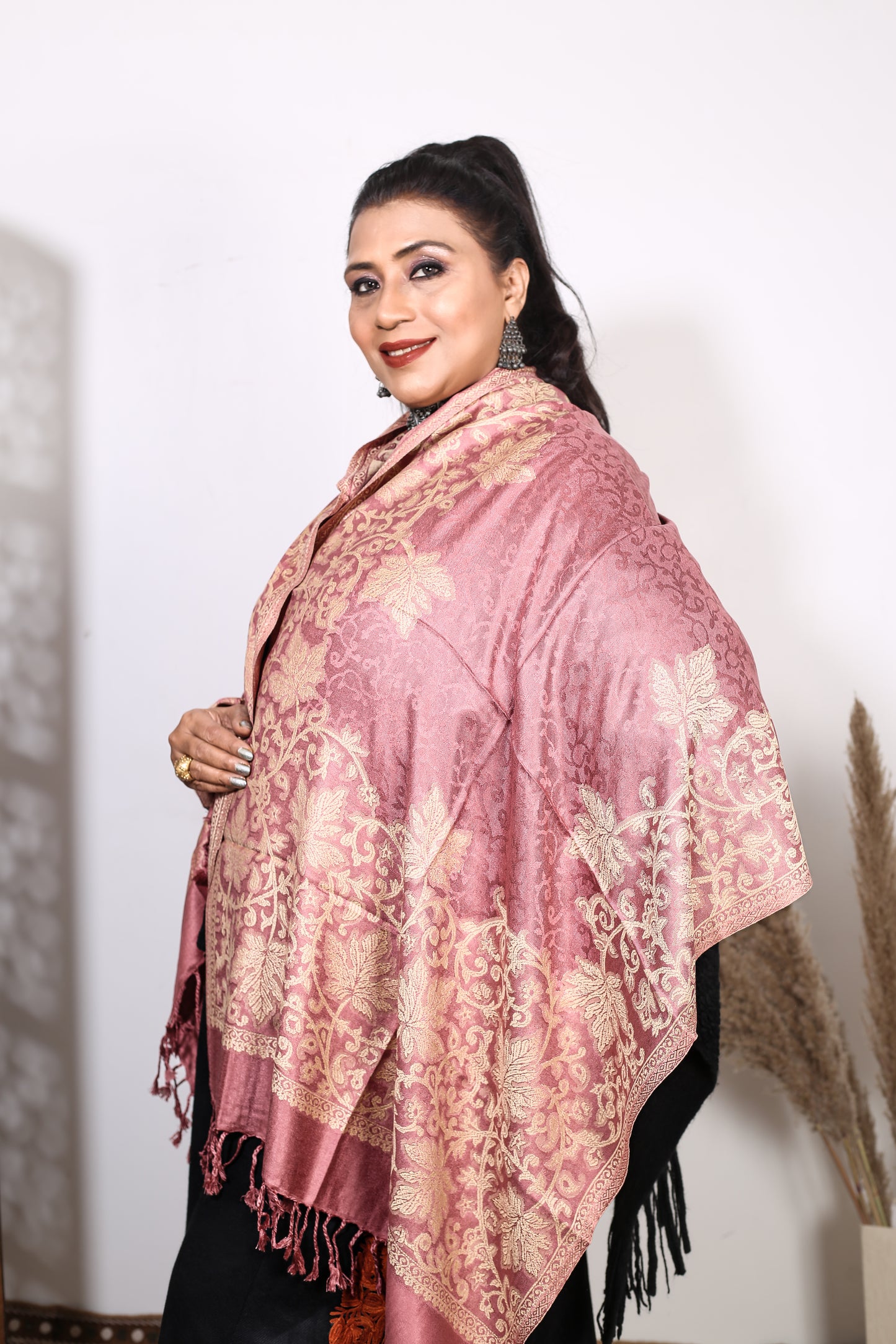 Regal Grace: Handcrafted Kashmiri Zari Stole – Weaving Mystery Collection