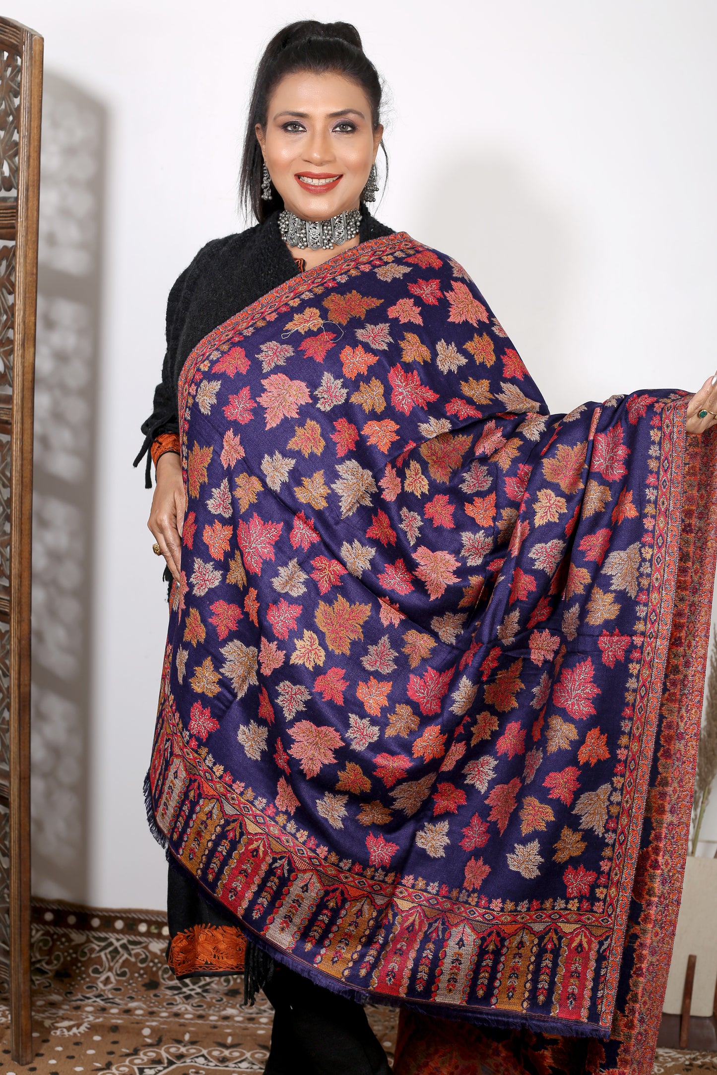 Kashmir’s Hand-Woven Chinar Heritage Shawl