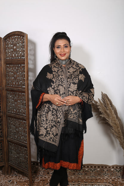 Elegant Black Eska Stole – Handcrafted Silk Shawl with Fine Zari Thread Work