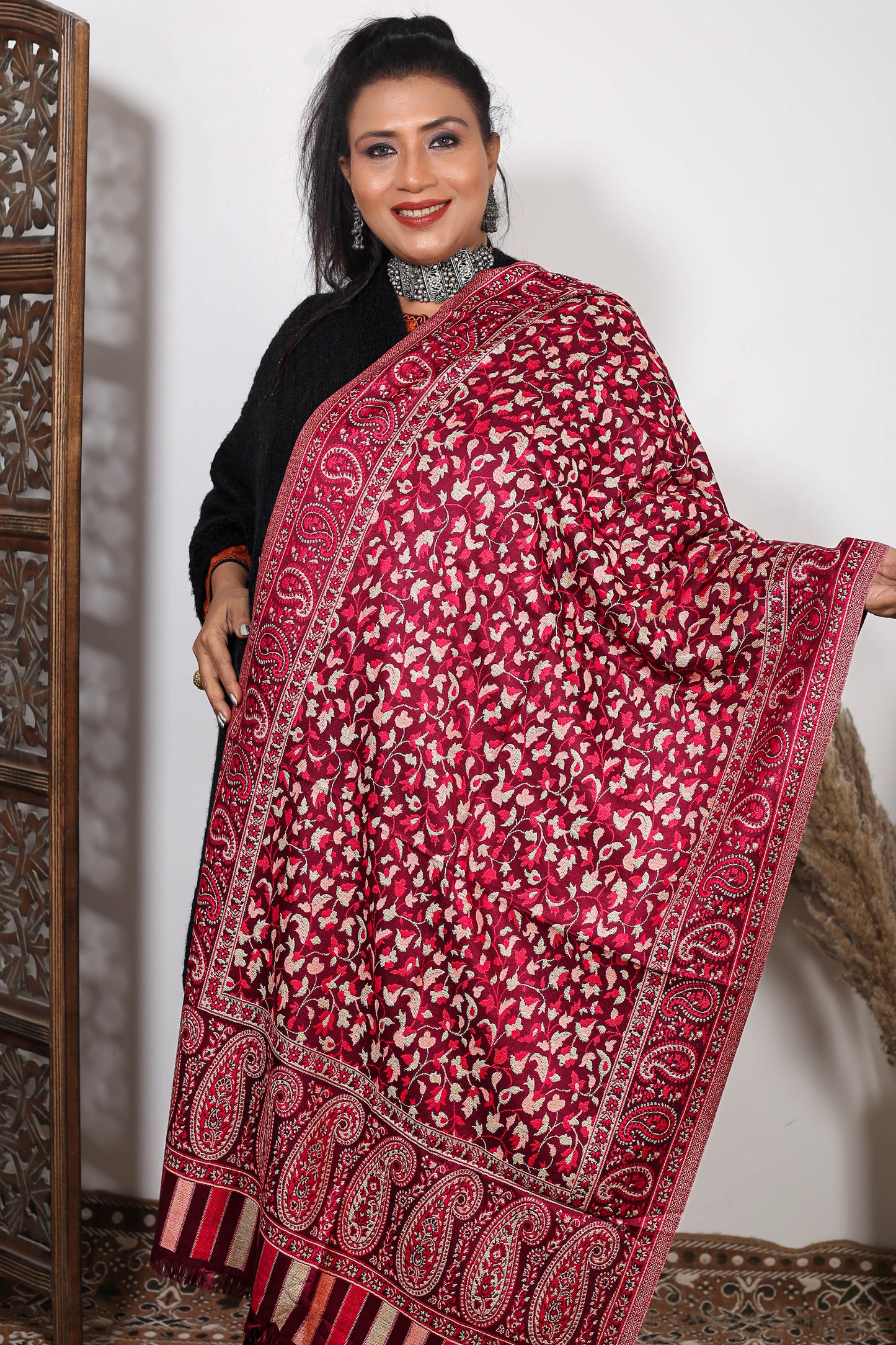 Kashmir’s Hand-Woven Chinar Heritage Shawl