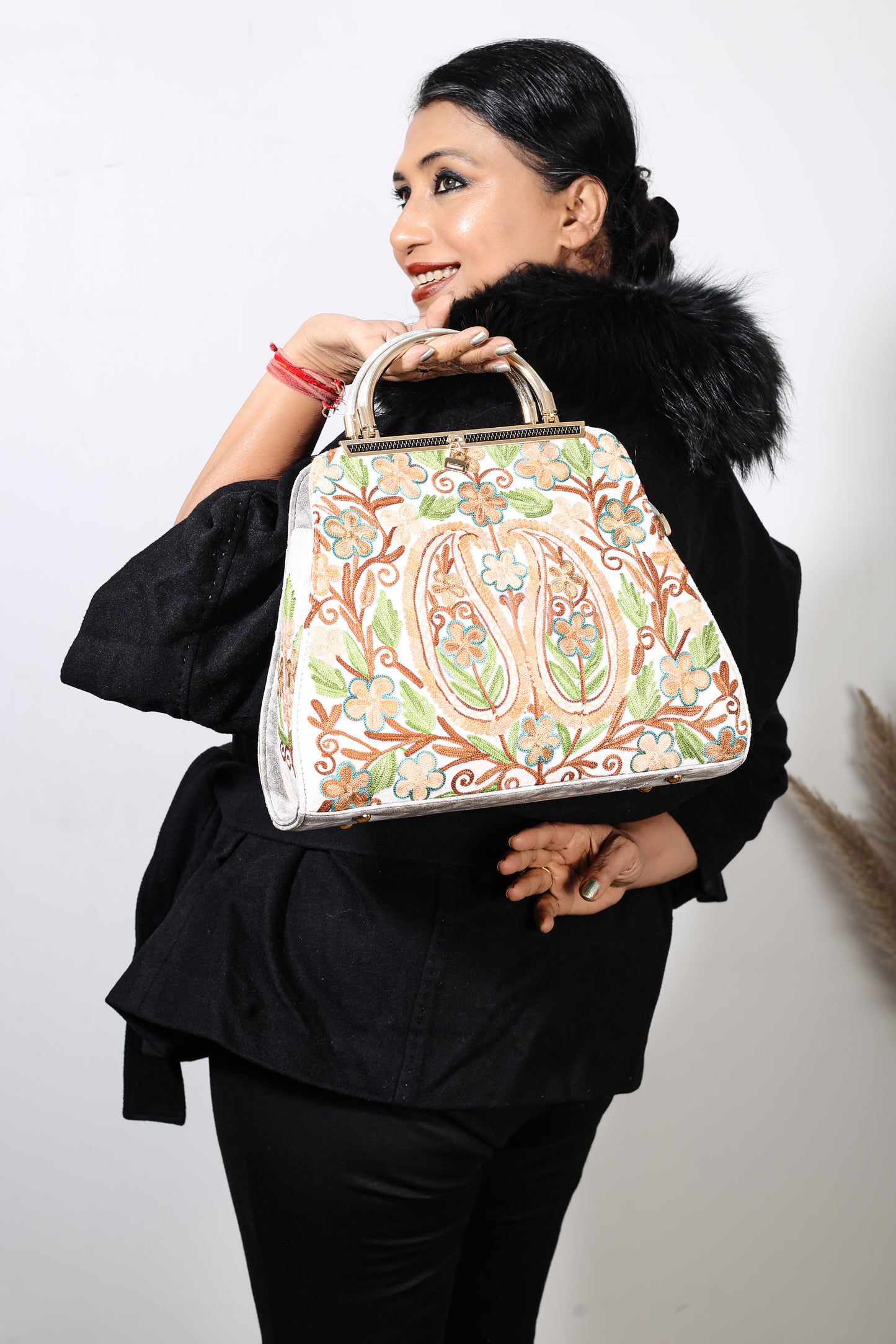 Elegant and Handcrafted: Weaving Mystery Kashmiri Trl Bag