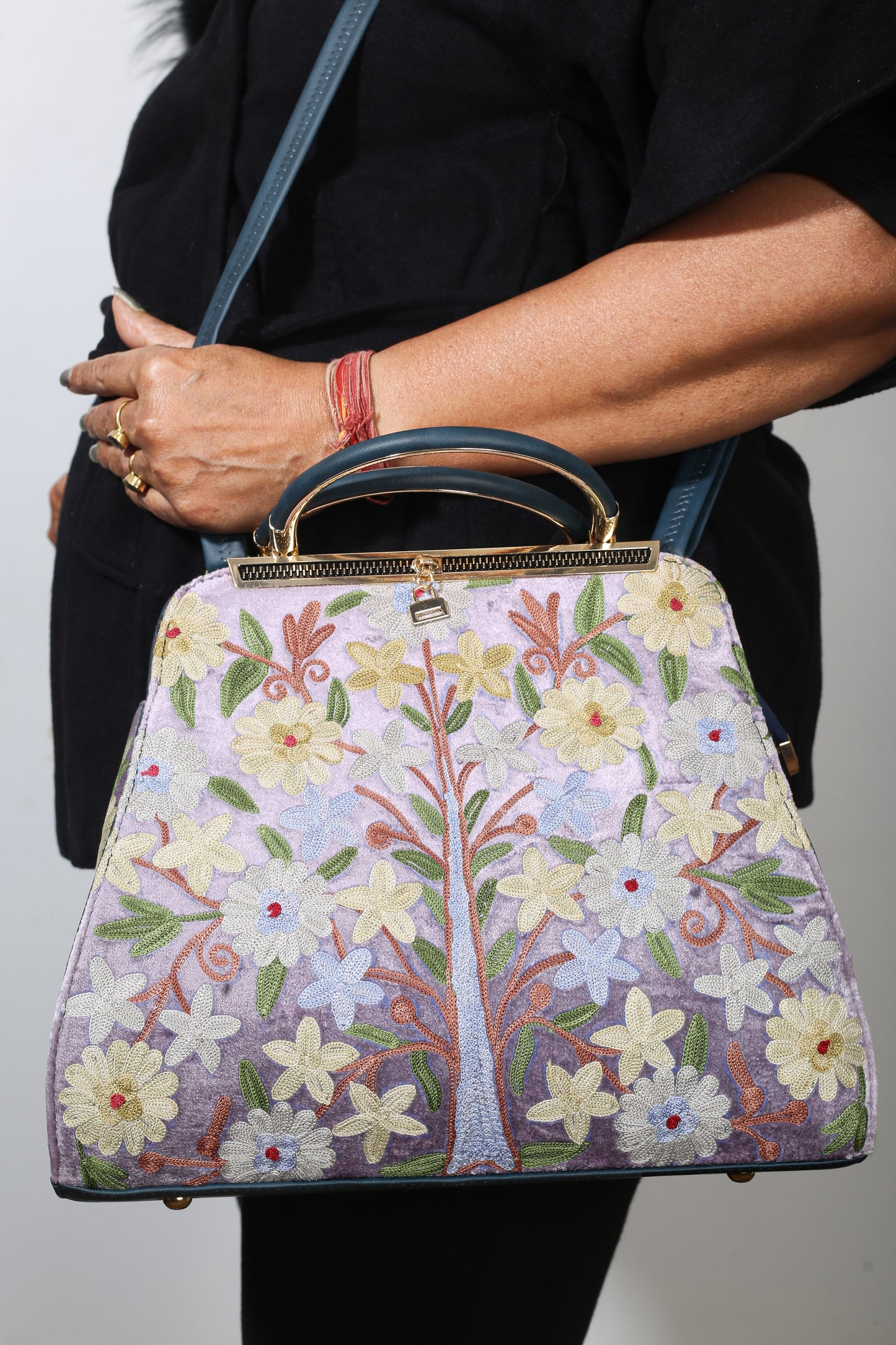 Exquisite Kashmiri Trl Bag with Hand Embroidery – Weaving Mystery