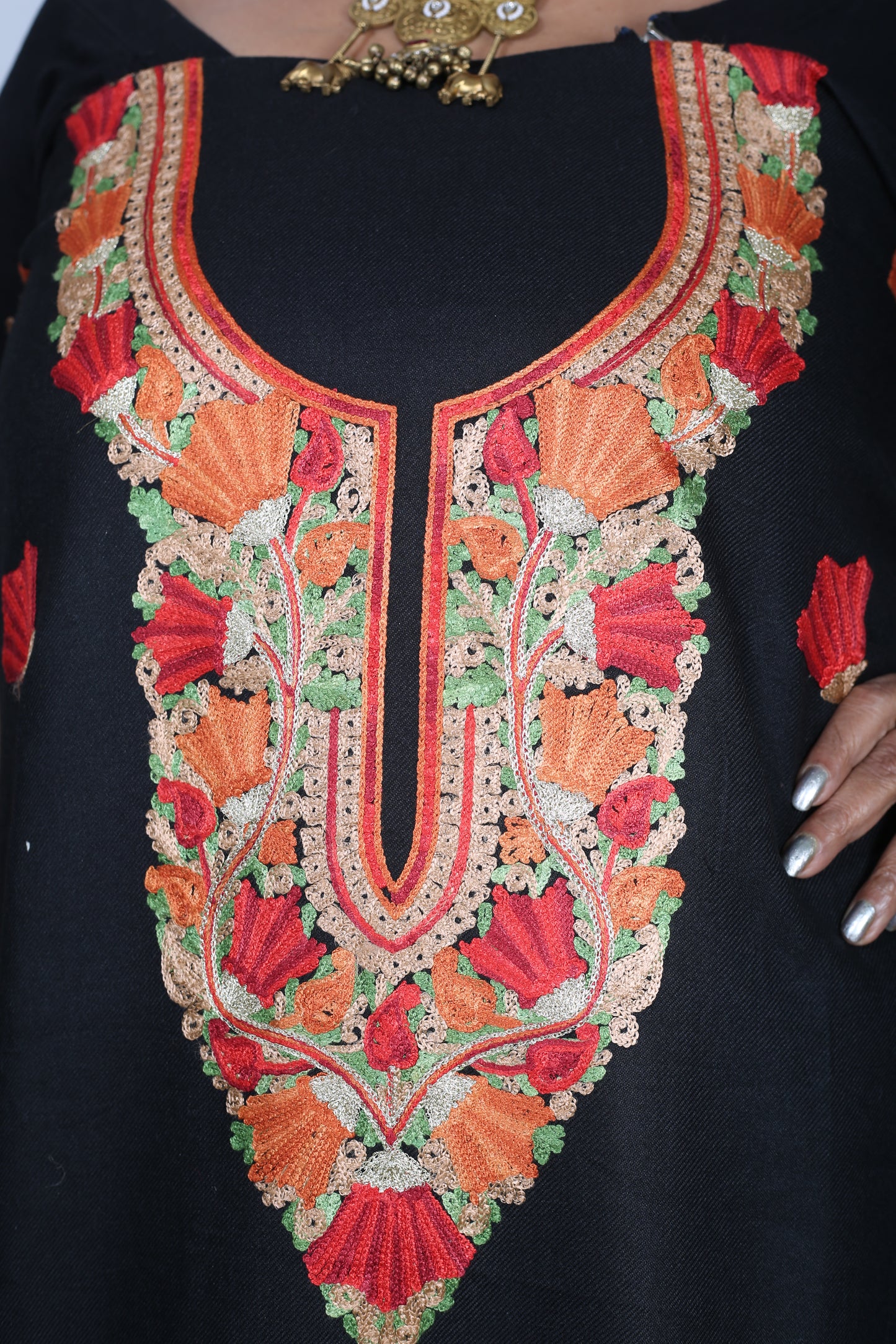 Women's Unstitched Winter Woollen Pashmina Suit Material in black .