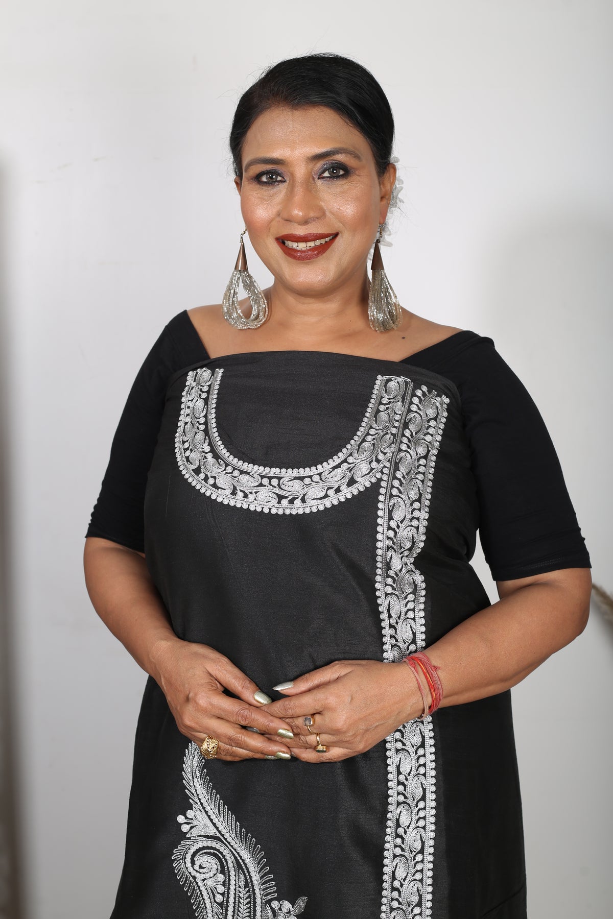 Women's Unstitched Winter Woollen Pashmina Suit Material in black .